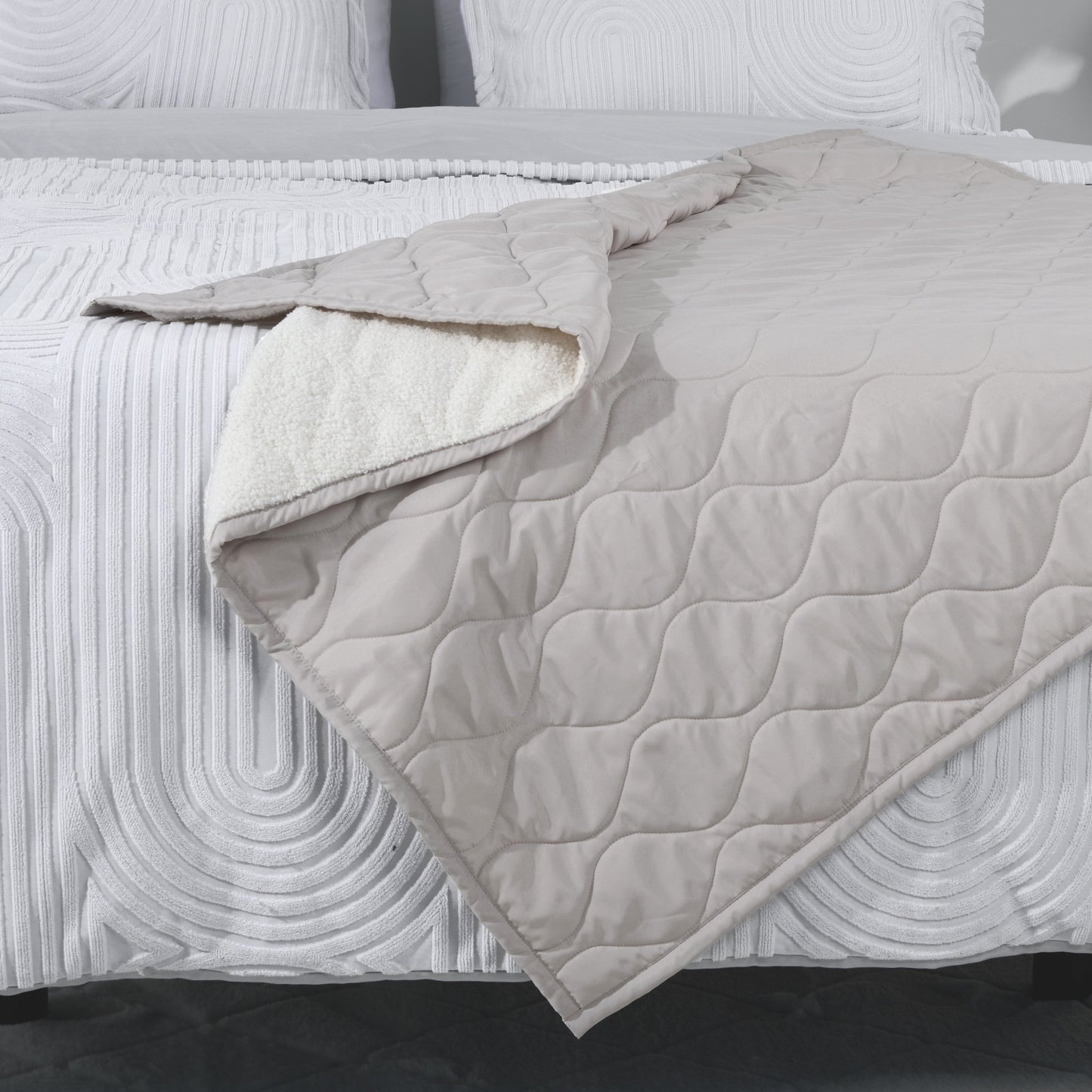 Sherpa PerformanceÂ® Throw