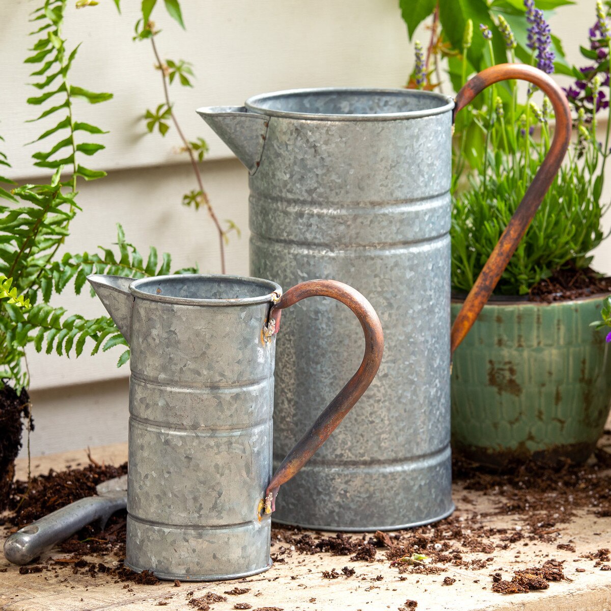 Tin Watering Can, Small style shot 1