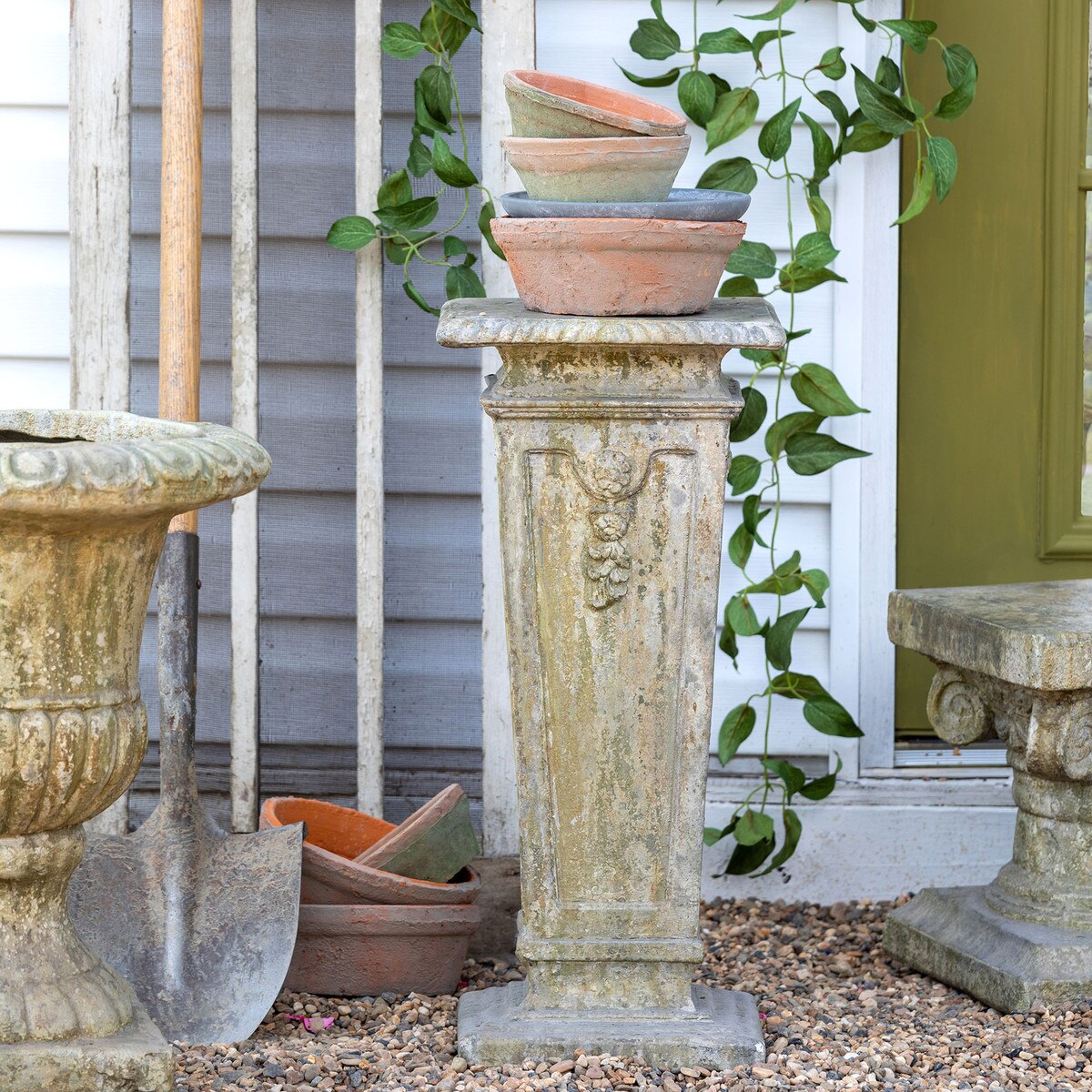 Courtyard Garden Pedestal, 24" style shot 2