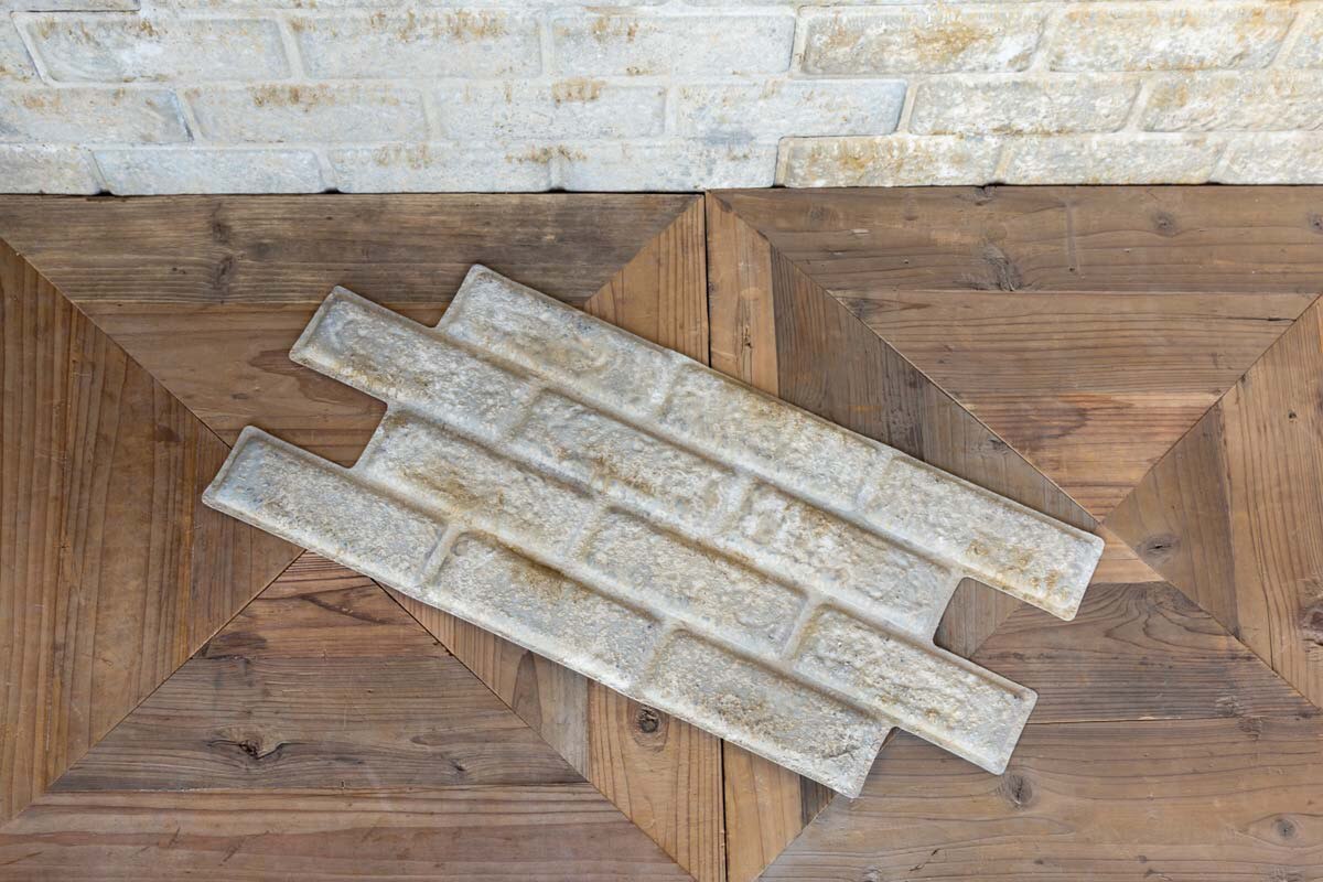 Embossed Tin with Brick Pattern style shot 1